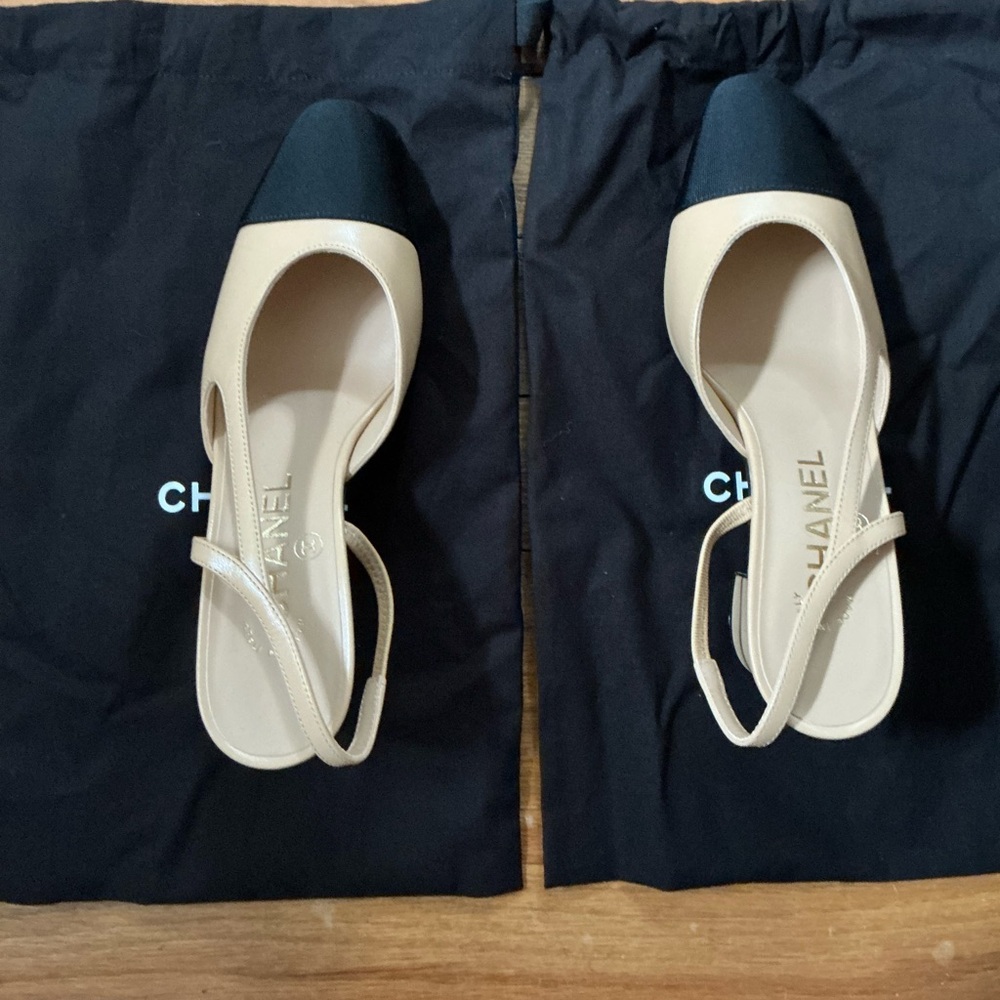 Chanel Cream and Black Slingbacks Timeless Elegance 35